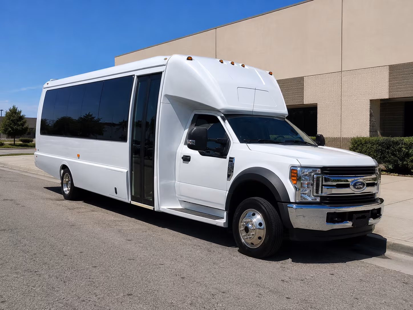 school bus rentals for utrgv and college field trips in edinburg